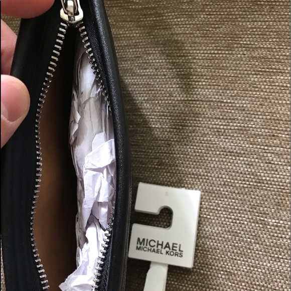 ‏Michael Kors - Picture 6 of 7